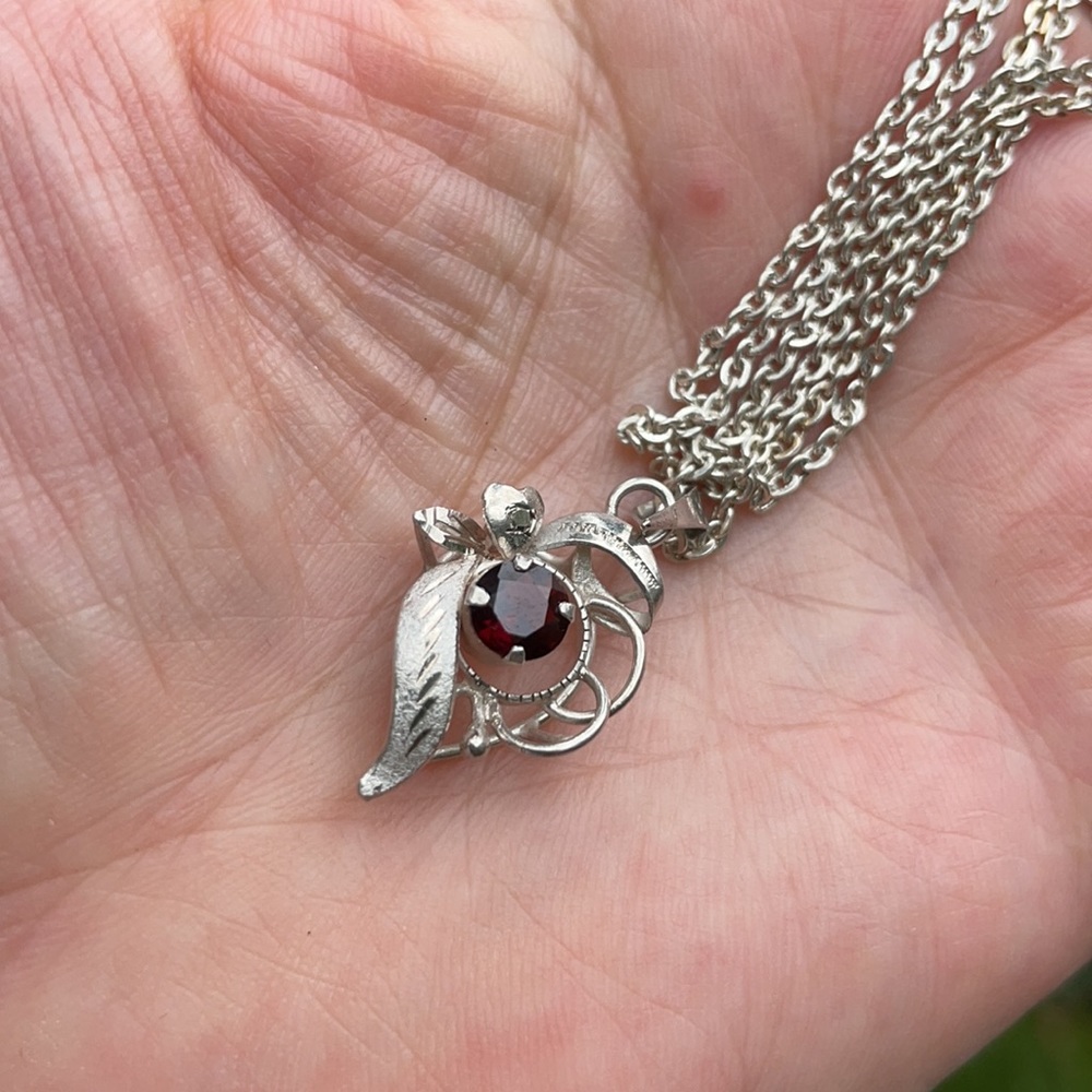 Antique sterling silver necklace/genuine garnet